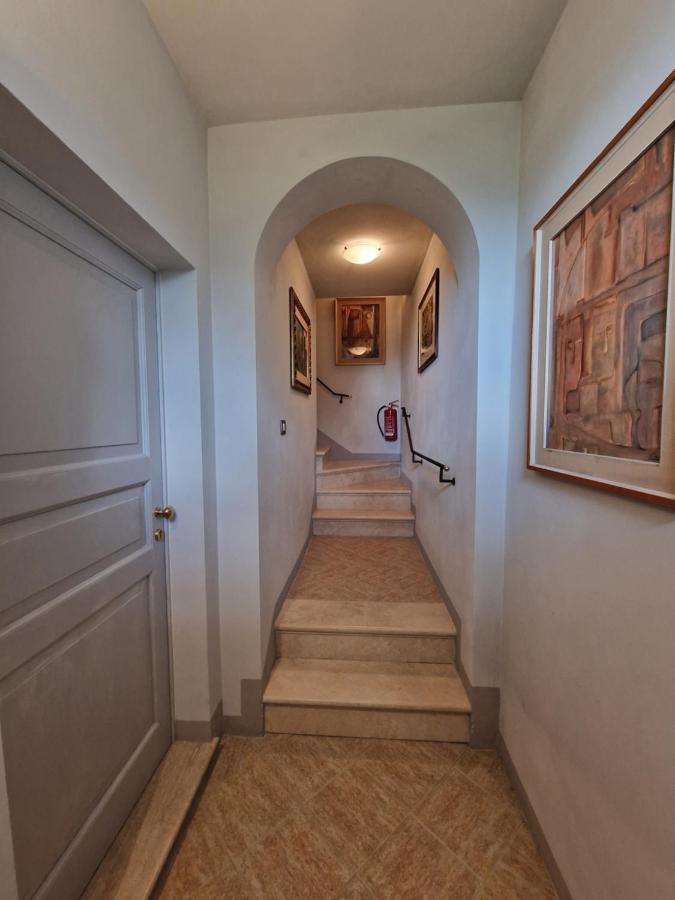 Flat Ii Apartment Petroio