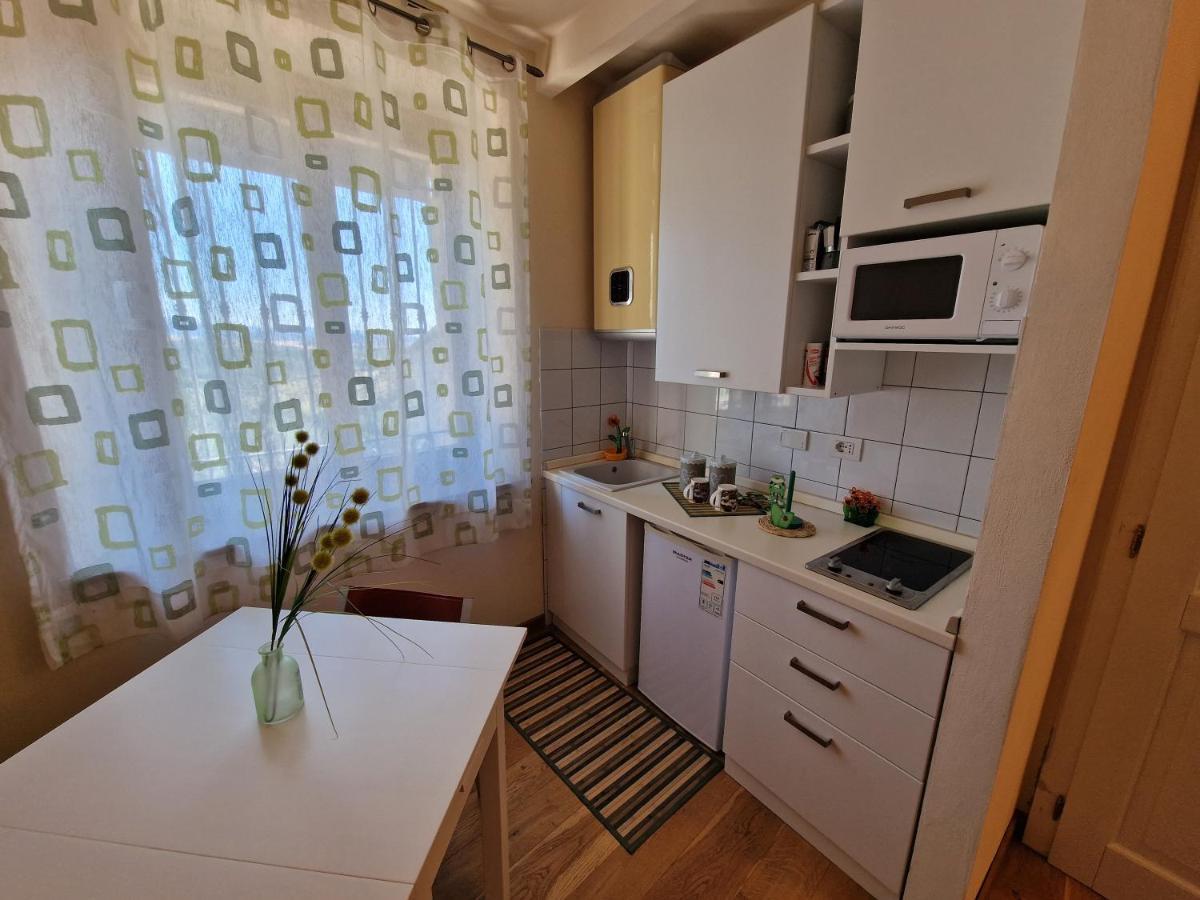 Flat Ii *